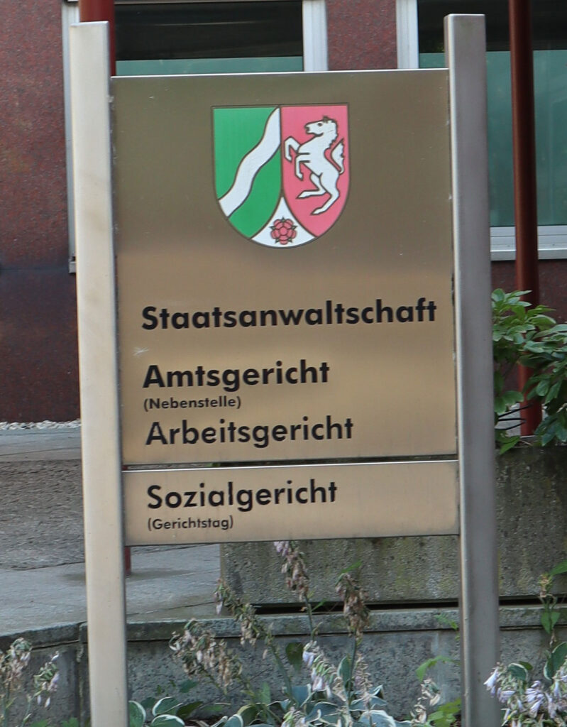 schild-arbeitsgericht-termin